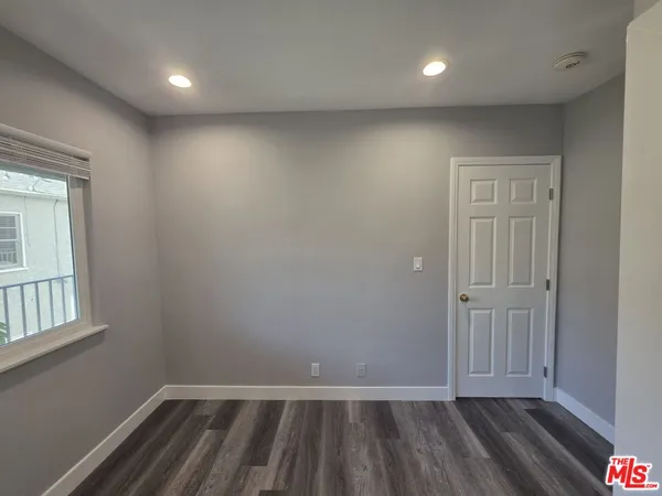 $1,900 | 105 Roswell Avenue, Unit 6, Long Beach, CA 90803