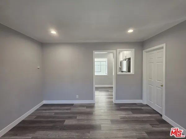 $1,900 | 105 Roswell Avenue, Unit 6, Long Beach, CA 90803