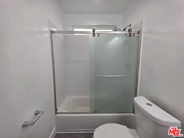 $1,900 | 105 Roswell Avenue, Unit 6, Long Beach, CA 90803