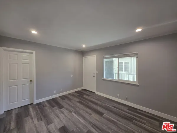 $1,900 | 105 Roswell Avenue, Unit 6, Long Beach, CA 90803