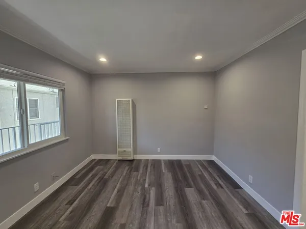 $1,900 | 105 Roswell Avenue, Unit 6, Long Beach, CA 90803