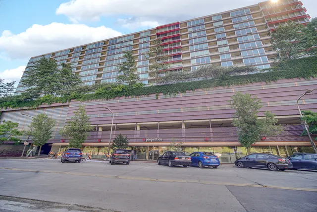 $385,000 | 800 Elgin Road, Unit 1210, Evanston, IL 60201