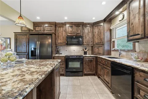 $485,000 | 16537 Glenwood Street, Stilwell, KS 66085
