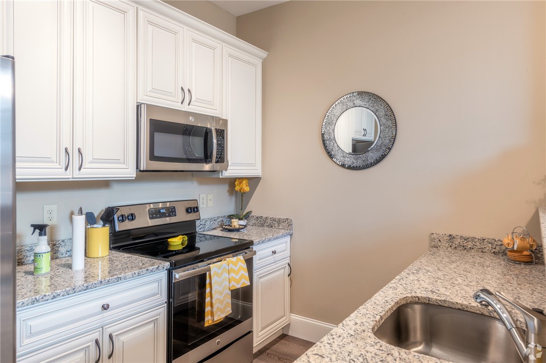 11 Eagle Street, Unit 256 Providence, RI 02908 - Photo 4 of 27