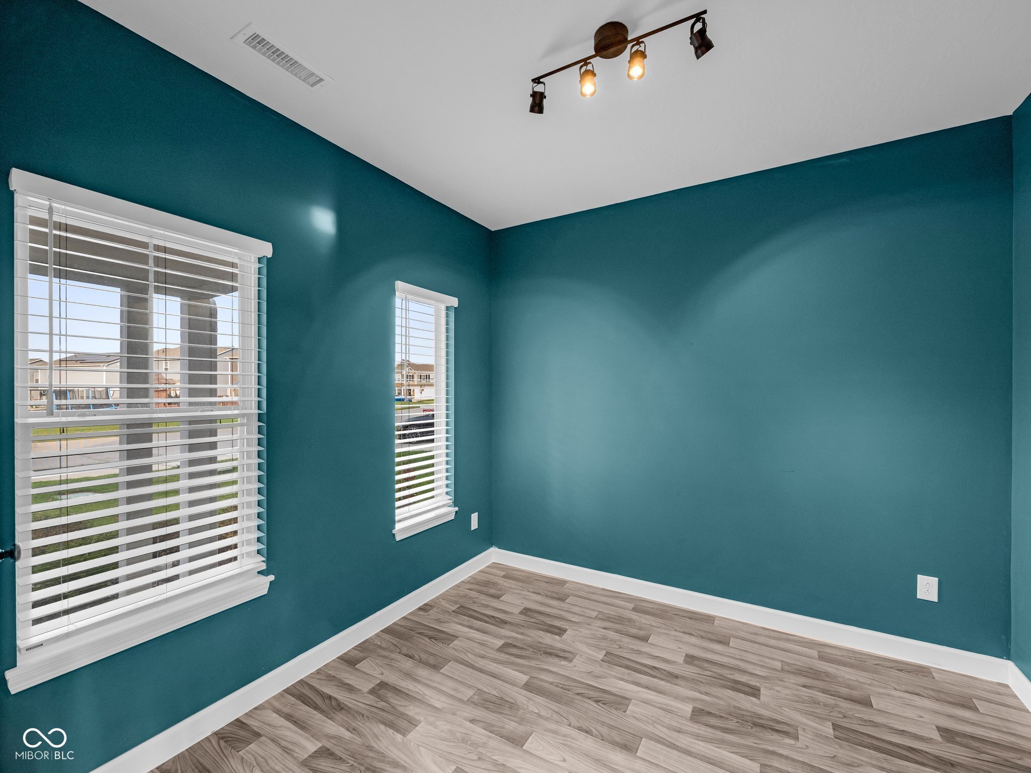 9715 Violet Circle Indianapolis, IN 46239 - Photo 6 of 30