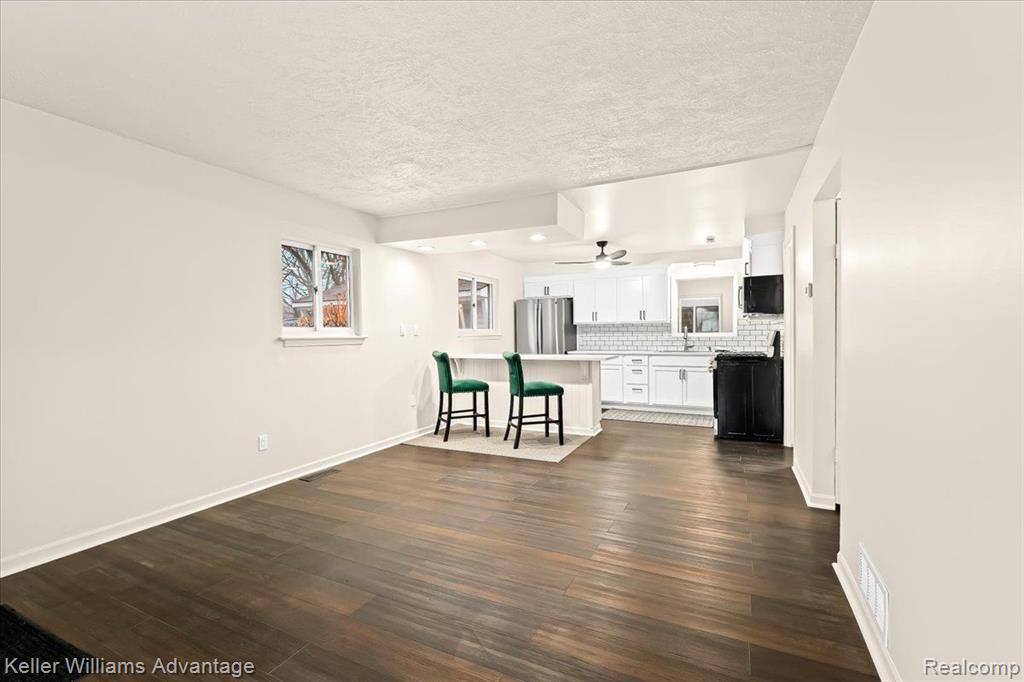 4801 Rioview Drive Clarkston, MI 48346 - Photo 8 of 28