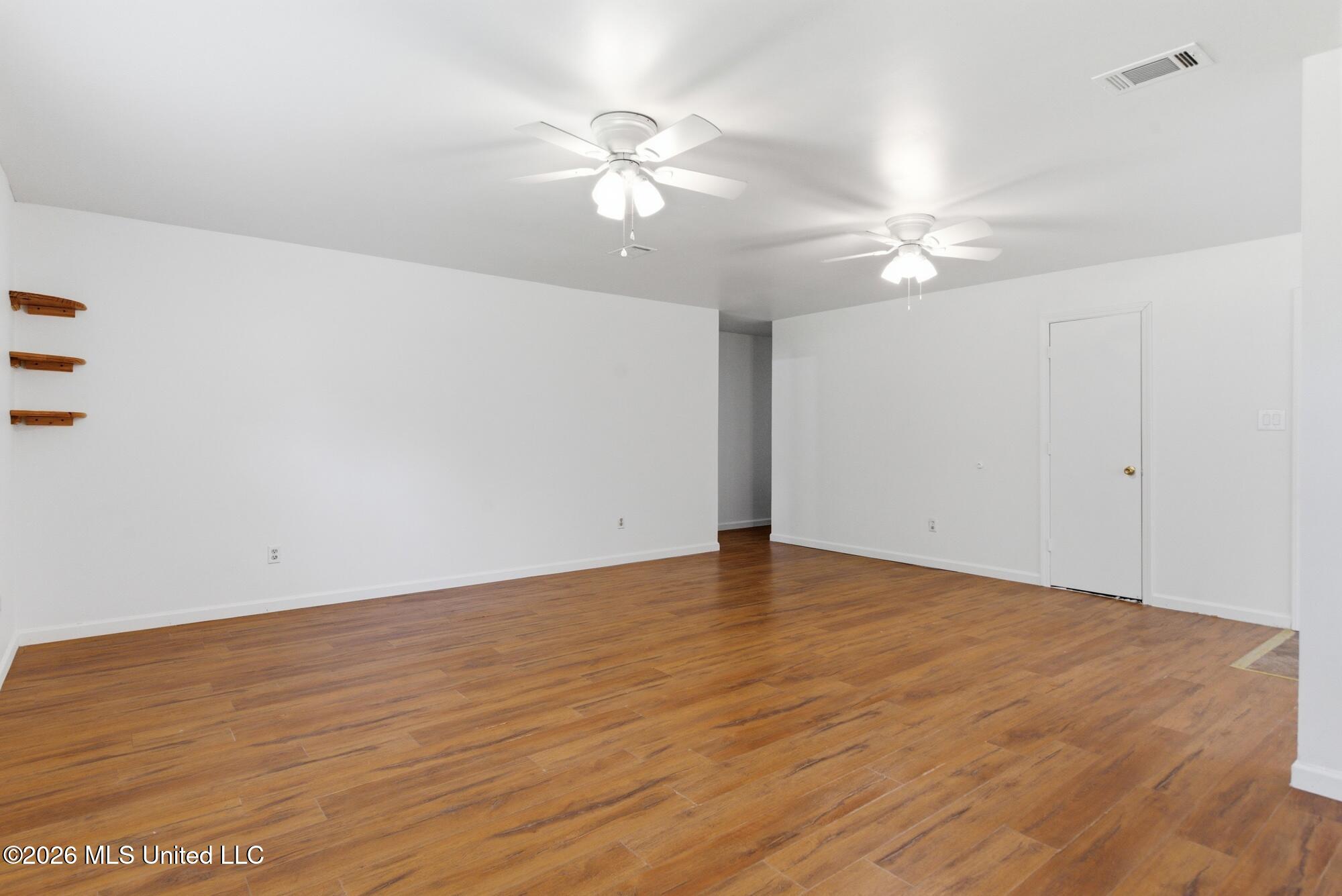 1908 Laurelglen Road Gautier, MS 39553 - Photo 5 of 38 Living Room