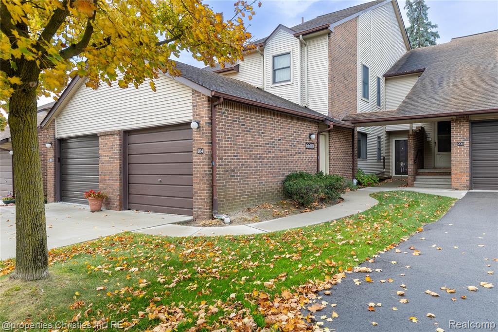 6600 Ridgefield Circle West Bloomfield, MI 48322 - Photo 16 of 22