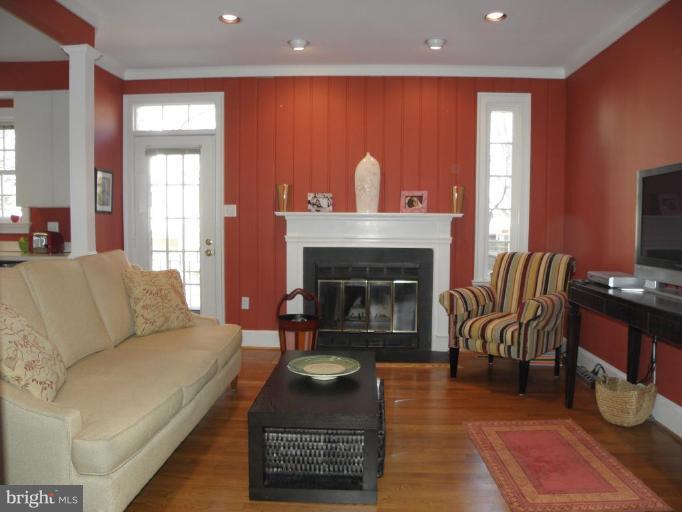 8314 Rising Ridge Way Bethesda, MD 20817 - Photo 5 of 17 Family Room