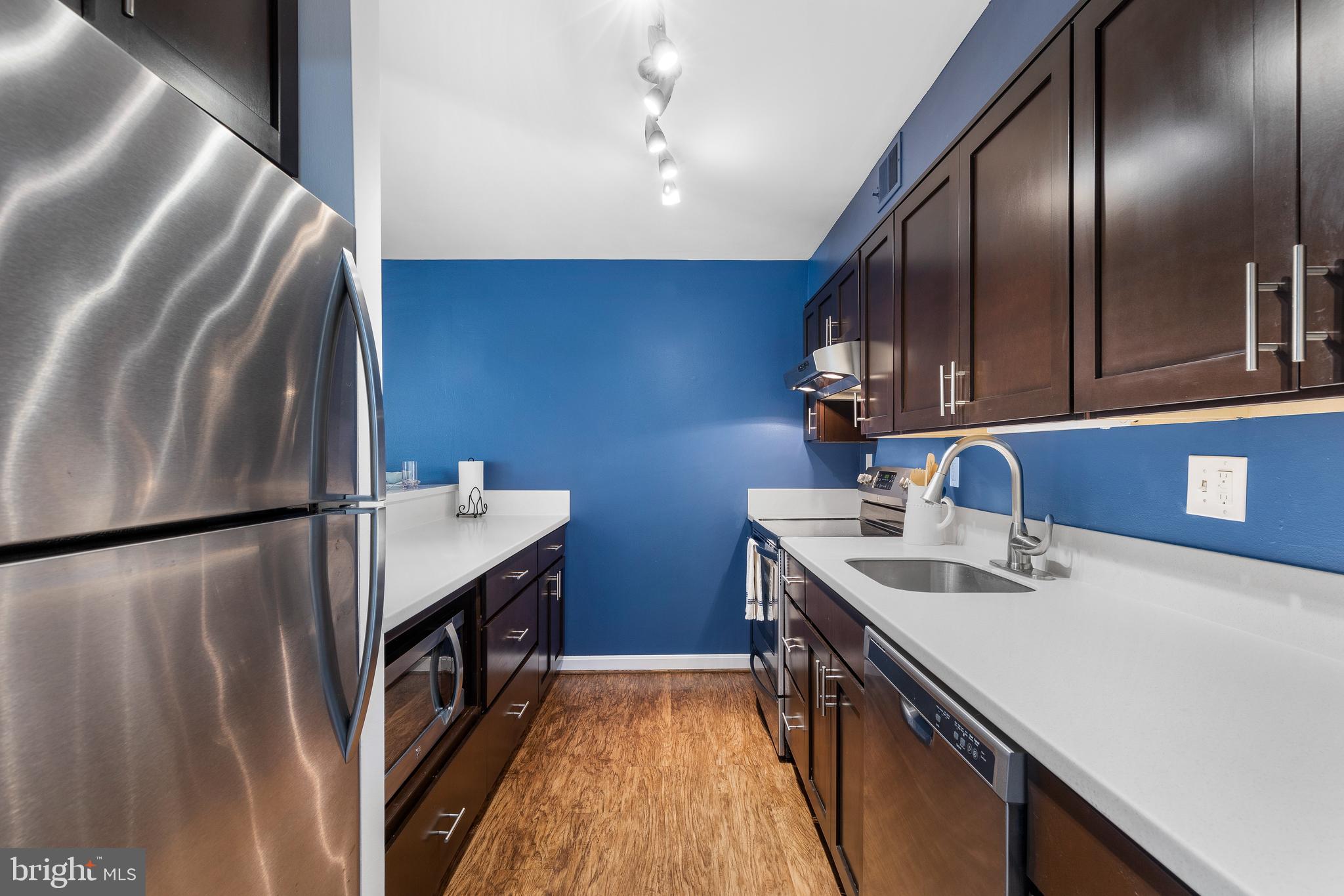 128 West Barre Street, Unit R 34 Baltimore, MD 21201 - Photo 16 of 34 Stainless appliances