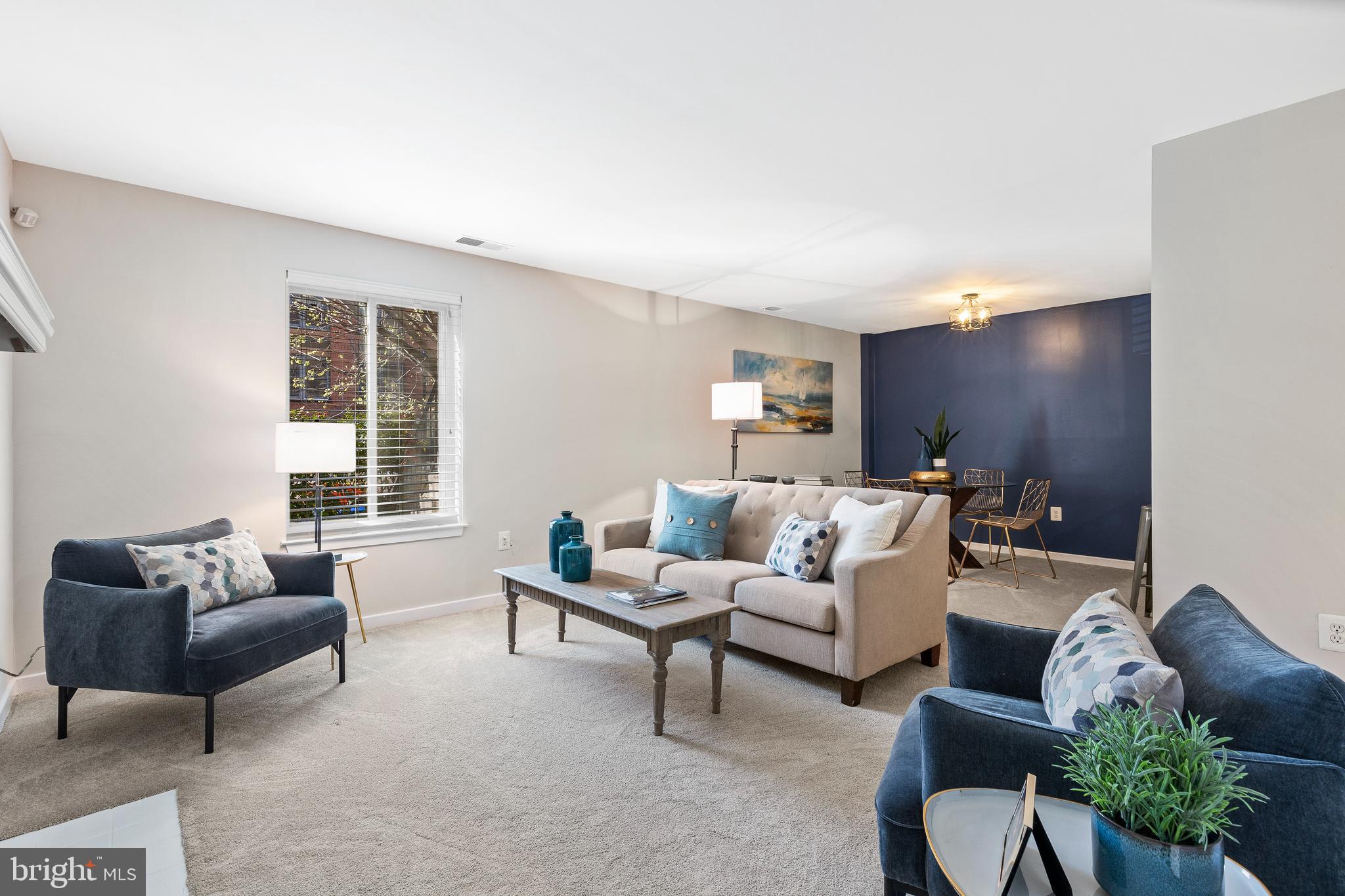 128 West Barre Street, Unit R 34 Baltimore, MD 21201 - Photo 7 of 34 Spacious living room