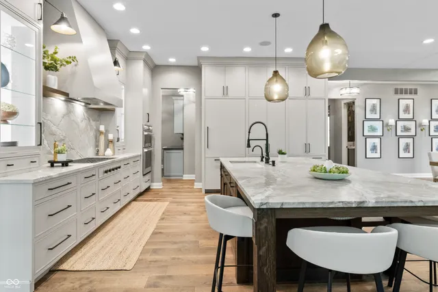 $1,999,999 | 10704 Club Chase, Fishers, IN 46037