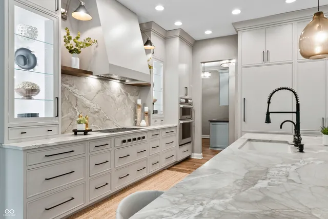 $1,999,999 | 10704 Club Chase, Fishers, IN 46037