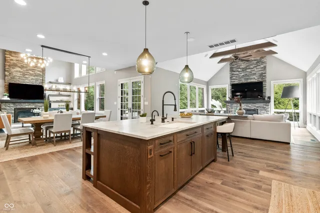 $1,999,999 | 10704 Club Chase, Fishers, IN 46037