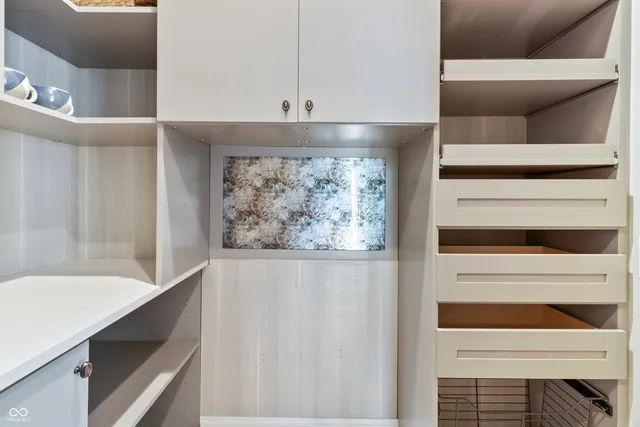 $1,999,999 | 10704 Club Chase, Fishers, IN 46037