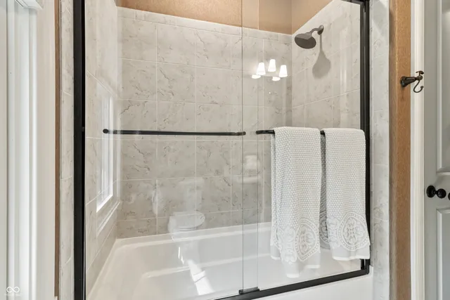 $1,999,999 | 10704 Club Chase, Fishers, IN 46037