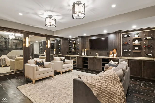 $1,999,999 | 10704 Club Chase, Fishers, IN 46037