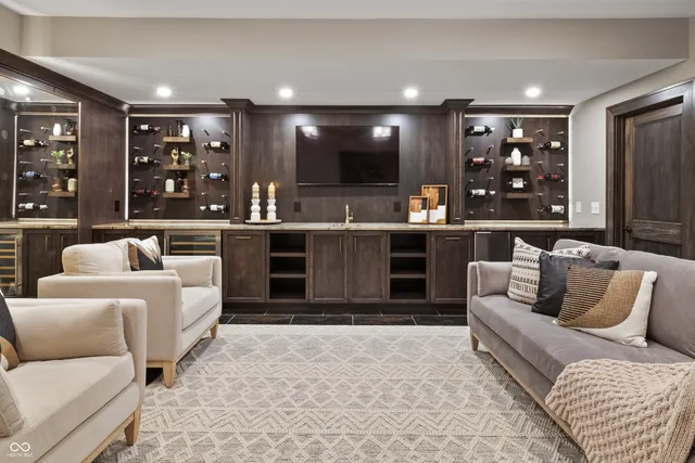 $1,999,999 | 10704 Club Chase, Fishers, IN 46037