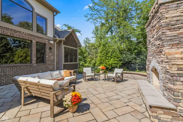 $1,999,999 | 10704 Club Chase, Fishers, IN 46037