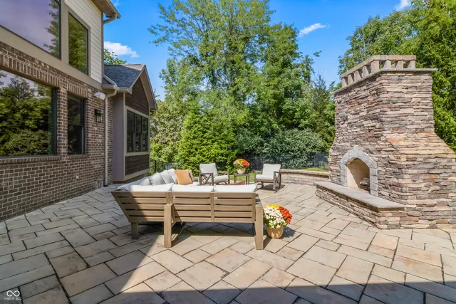 $1,999,999 | 10704 Club Chase, Fishers, IN 46037