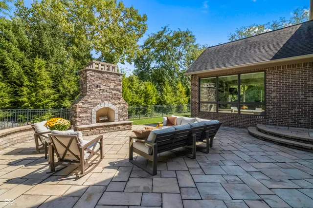 $1,999,999 | 10704 Club Chase, Fishers, IN 46037
