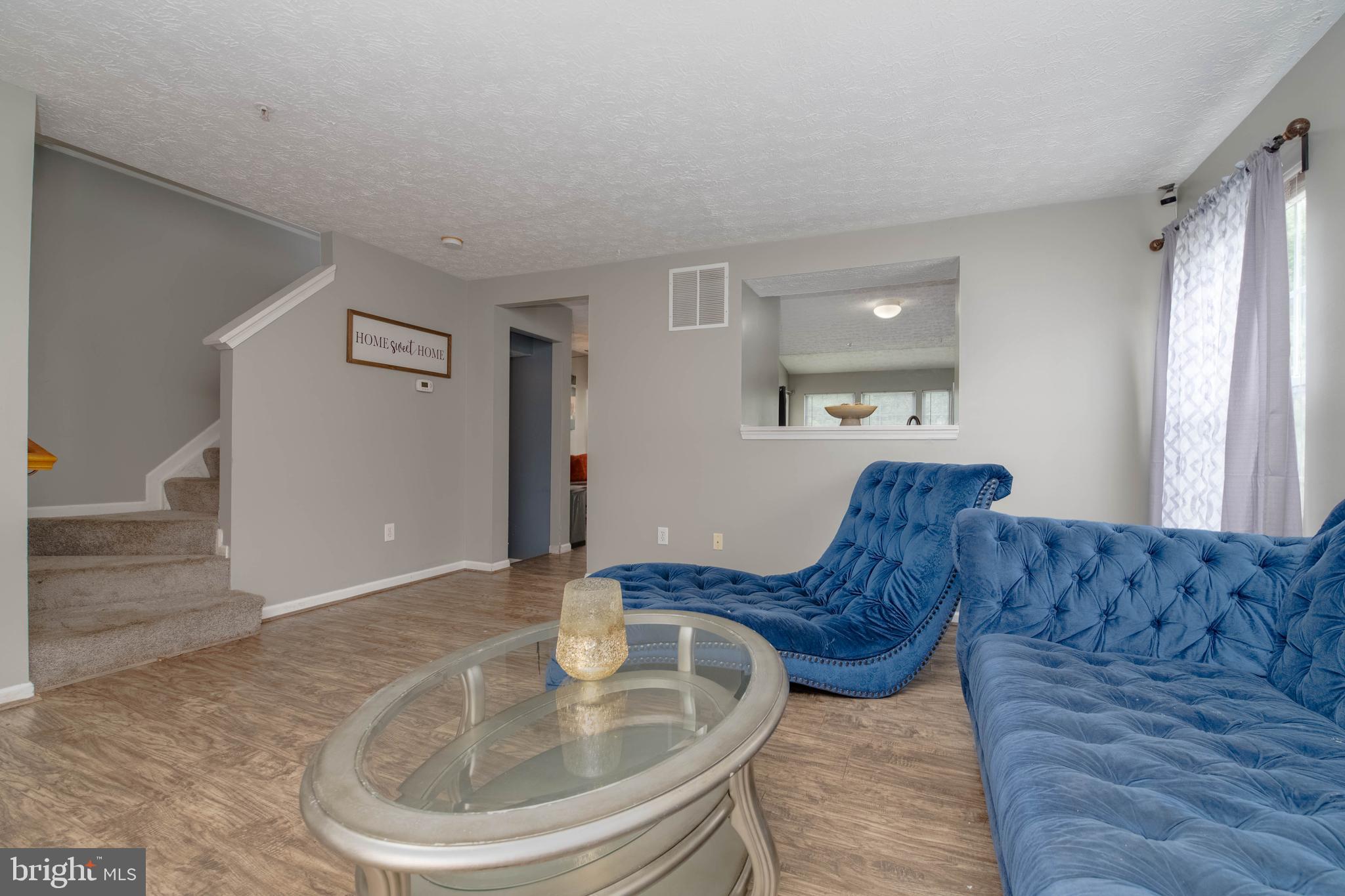 2021 Hackberry Road Baltimore, MD 21221 - Photo 2 of 33 Living Room
