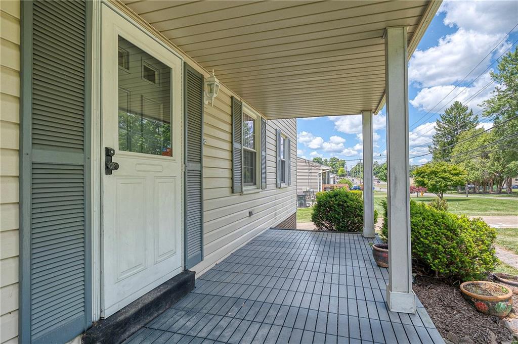 512 Aten Road Coraopolis, PA 15108 - Photo 3 of 30