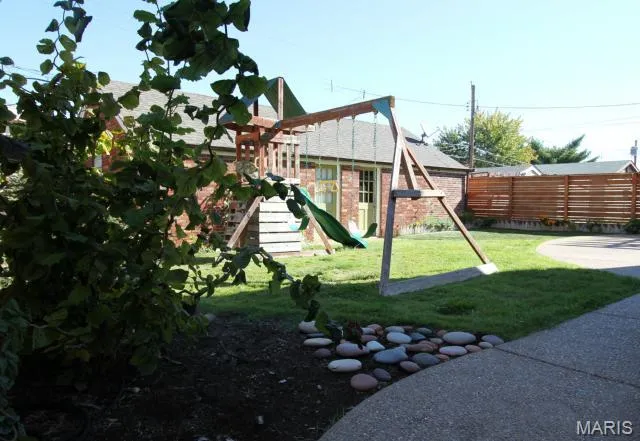 $1,000 | 3965 Fillmore Street, Unit 2, St. Louis, MO 63116