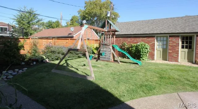 $1,000 | 3965 Fillmore Street, Unit 2, St. Louis, MO 63116