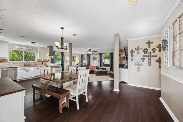 $2,200 | 6223 Vinewood Lane, League City, TX 77573