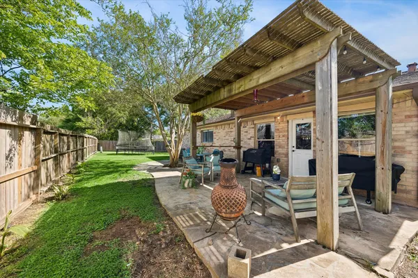 $2,200 | 6223 Vinewood Lane, League City, TX 77573