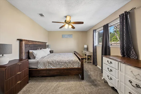 $2,200 | 6223 Vinewood Lane, League City, TX 77573