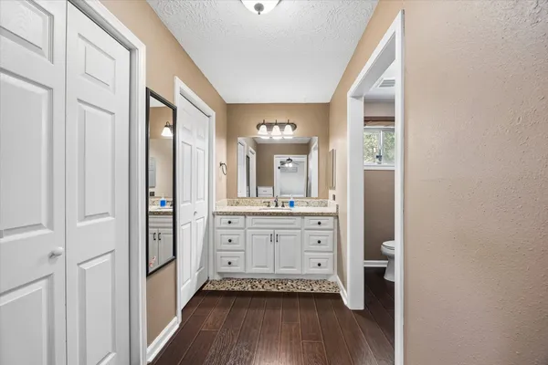 $2,200 | 6223 Vinewood Lane, League City, TX 77573