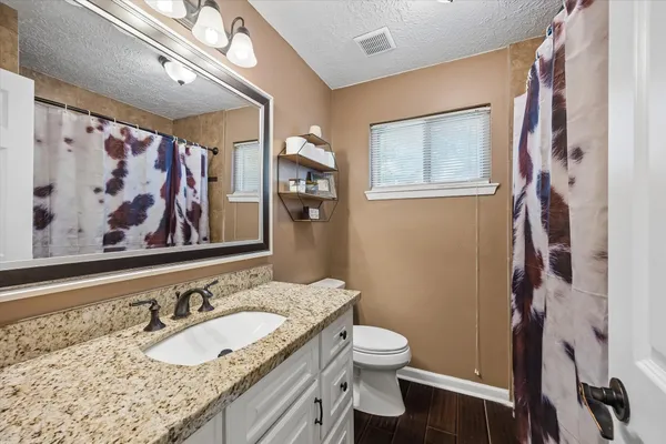 $2,200 | 6223 Vinewood Lane, League City, TX 77573