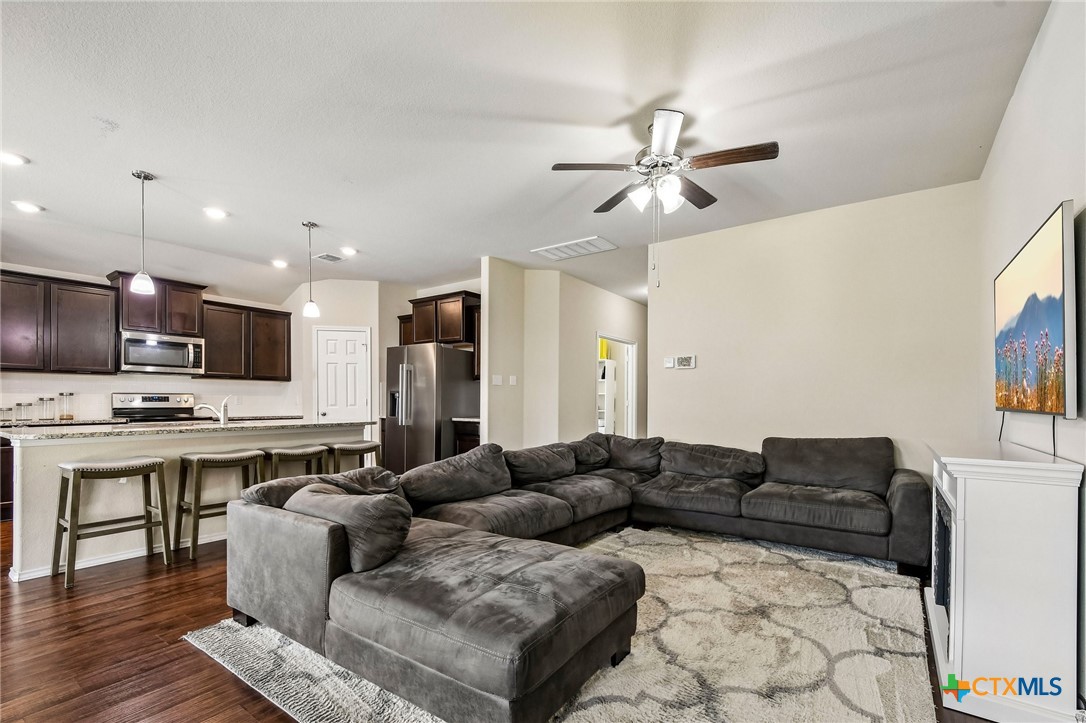 204 Bainbridge Road Temple, TX 76502 - Photo 8 of 43 Living Room