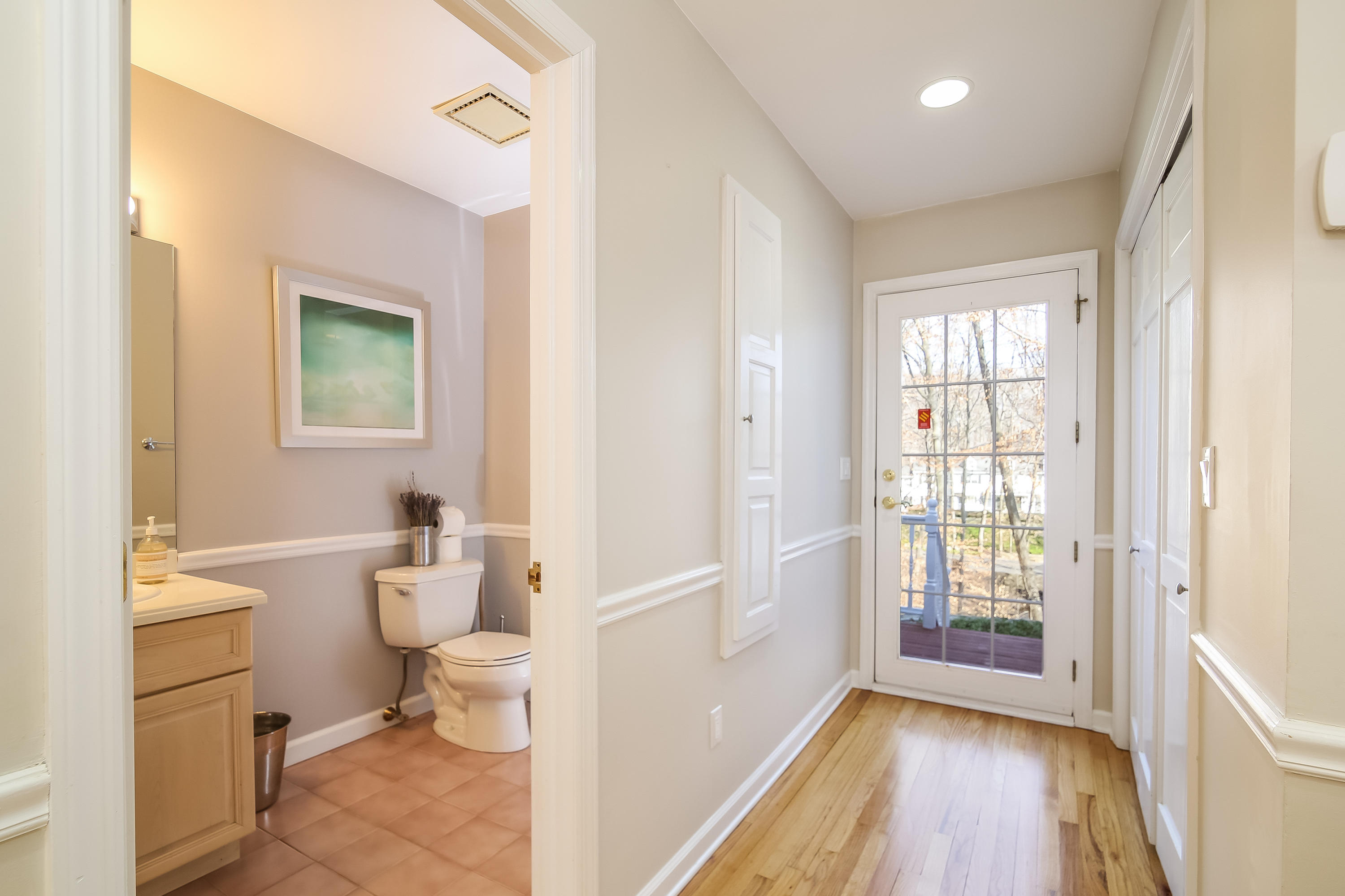 228 Laurel Road New Canaan, CT 06840 - Photo 17 of 38 a bathroom with a toilet sink and a bathtub