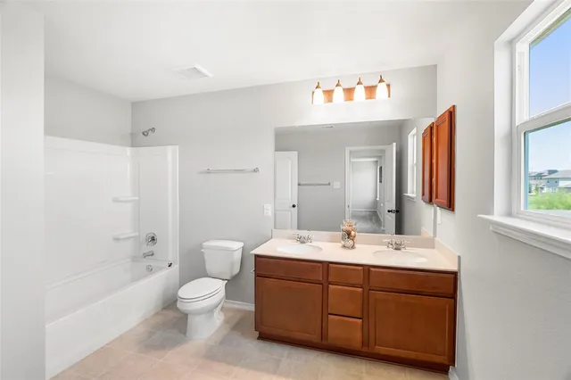 $365,000 | 117 West Point Way, Elgin, TX 78621