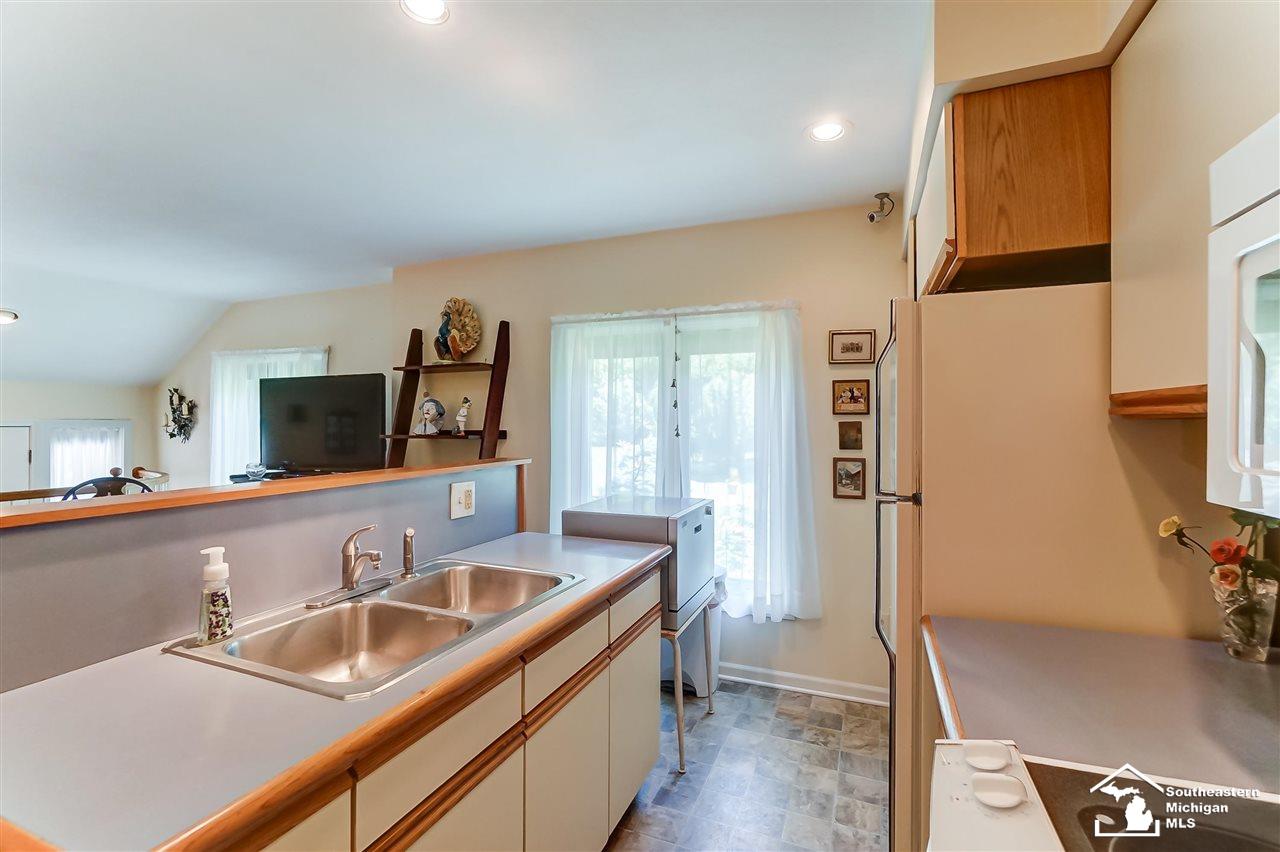 400 East Hurd Road Monroe, MI 48162 - Photo 80 of 99 50078211-79.JPG