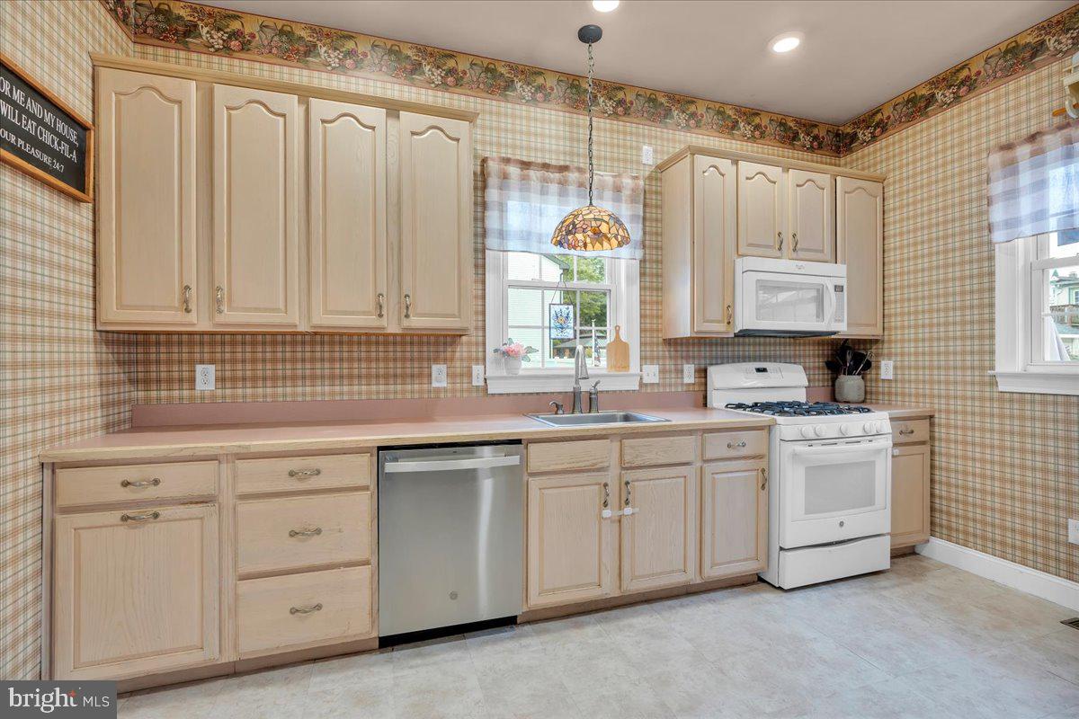 130 East Hancock Street Riverside, NJ 08075 - Photo 10 of 28 Charming kitchen with vintage flair.