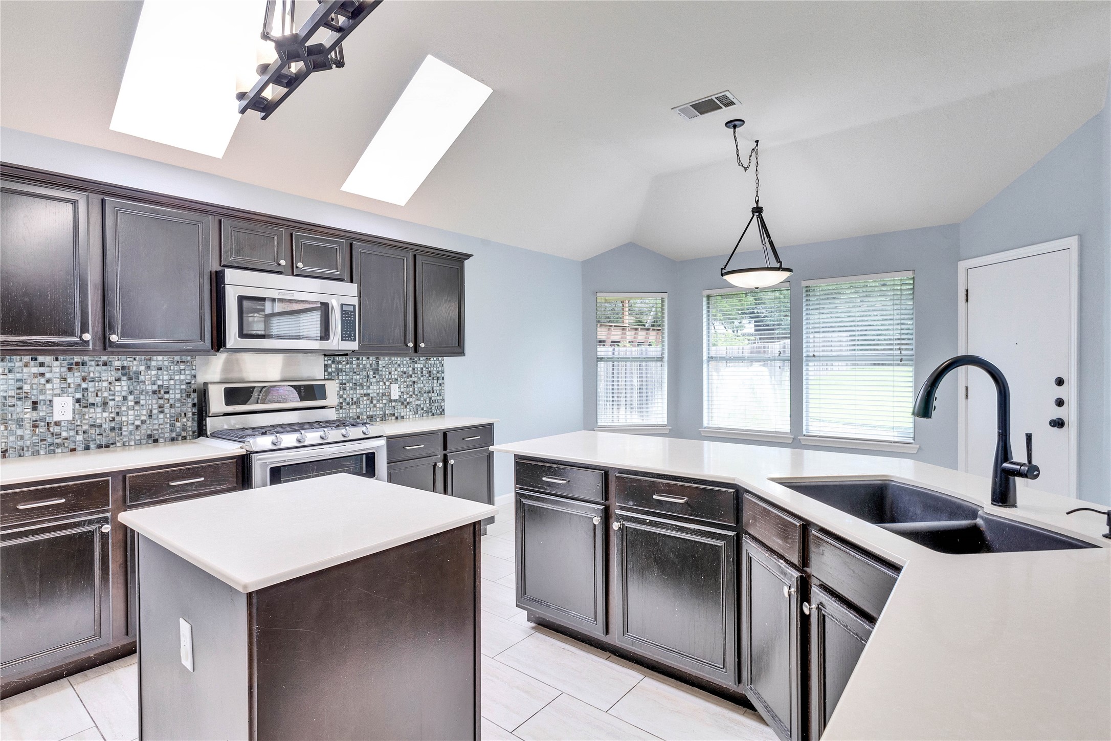 6412 Convict Hill Road Austin, TX 78749 - Photo 7 of 27
