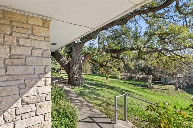 $999,500 | 601 Sandringham Circle, Austin, TX 78704