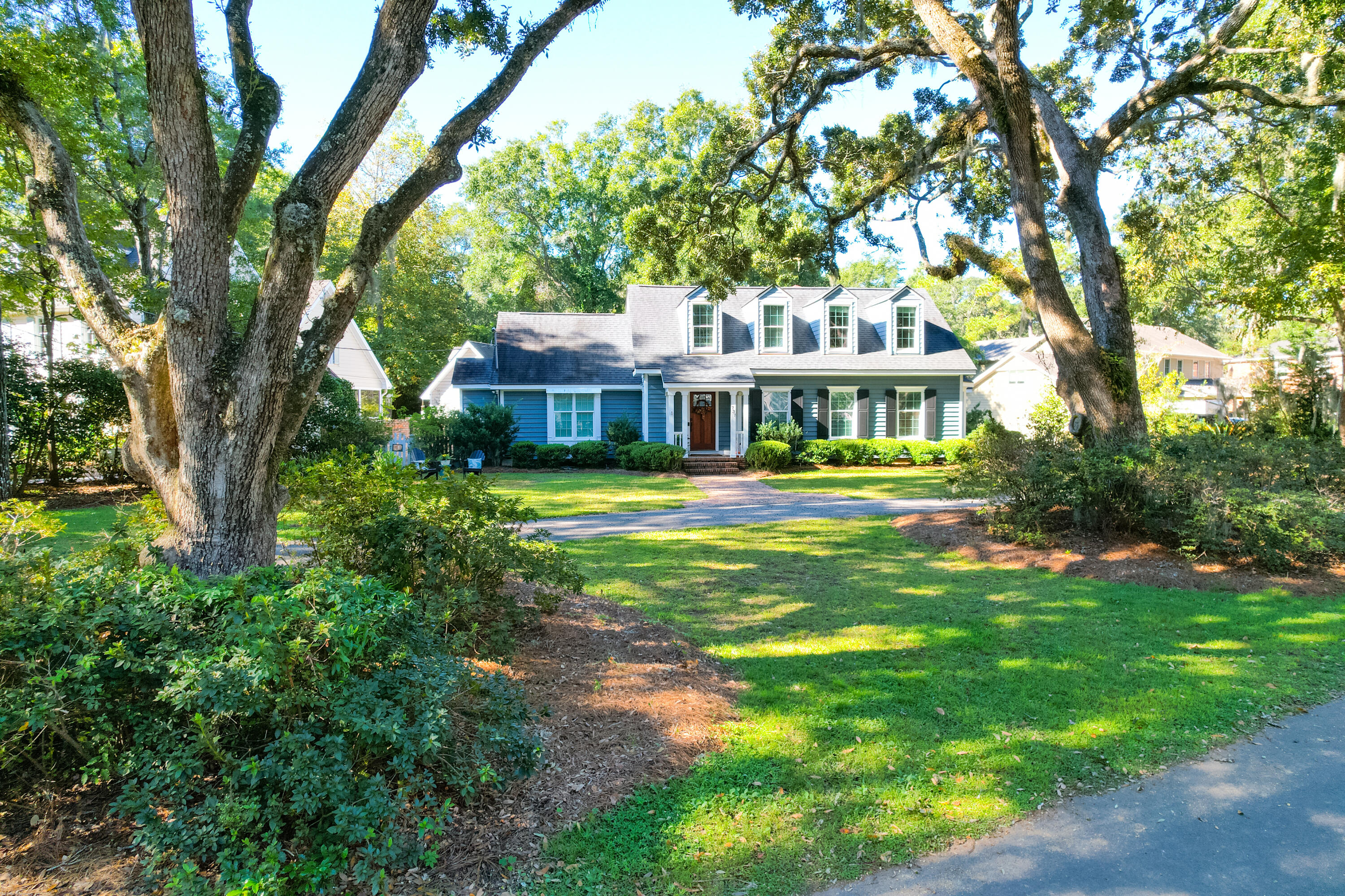 737 Willow Lake Road Charleston, SC 29412 - Photo 7 of 54 Beautiful mature landscaping