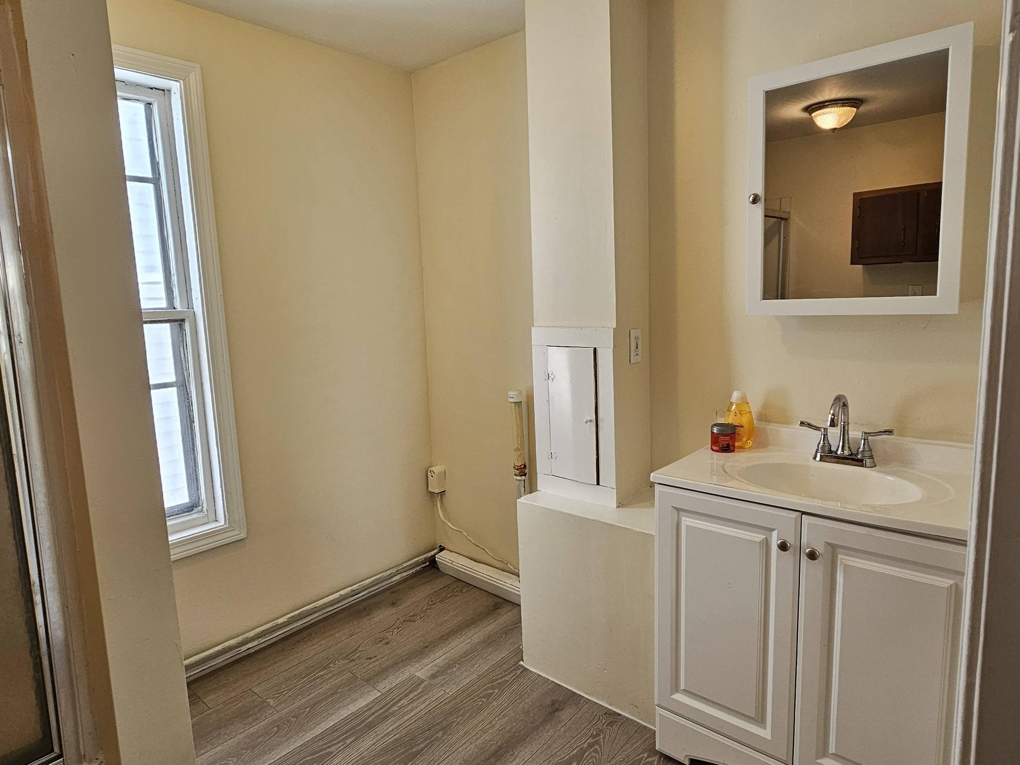 40 Putnam Street, Unit 2 Manchester, NH 03102 - Photo 14 of 17