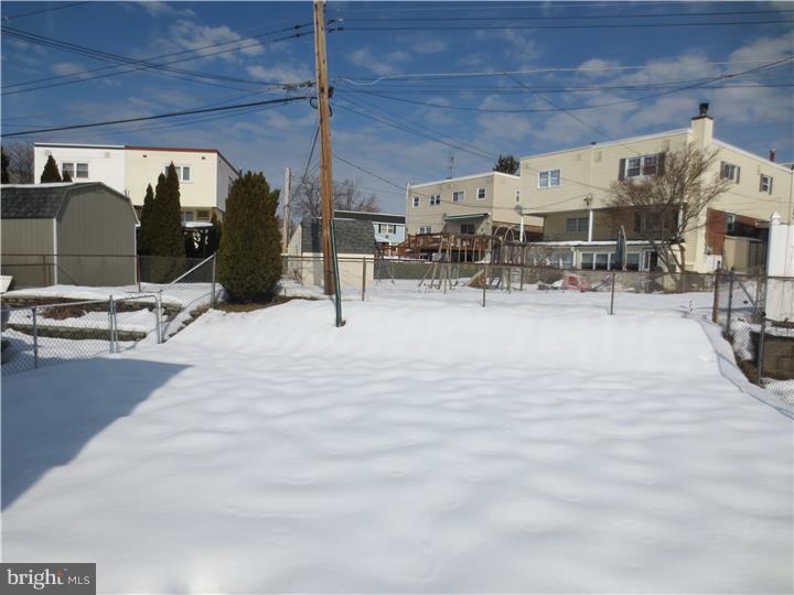 3839 Red Lion Road Philadelphia, PA 19114 - Photo 17 of 17 Back Yard