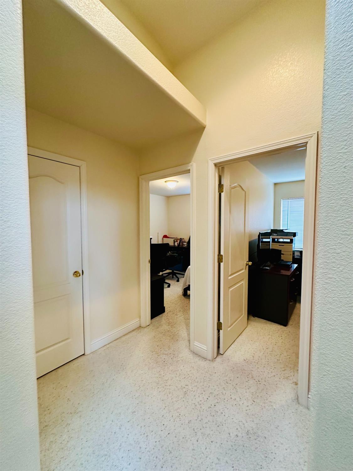 2439 Prescott Avenue Clovis, CA 93619 - Photo 13 of 25 a view of a livingroom with a furniture
