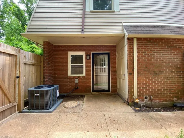 $1,250 | 331 Vineyard Park Court, Winston-Salem, NC 27104