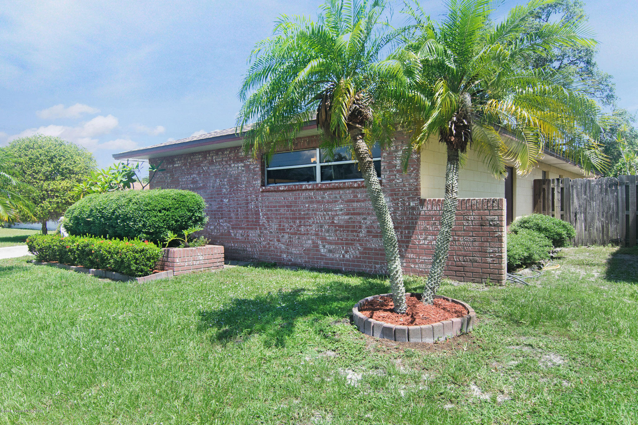 1546 Spruce Road Melbourne, FL 32935 - Photo 3 of 29 DSC_0143