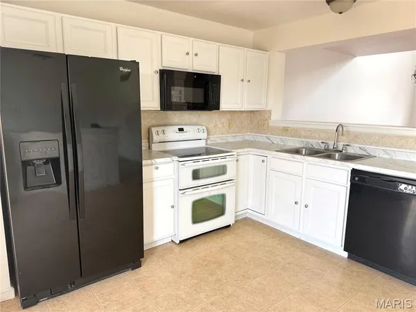 $296,900 | 3560 Pearson Pointe Court, Mehlville, MO 63129