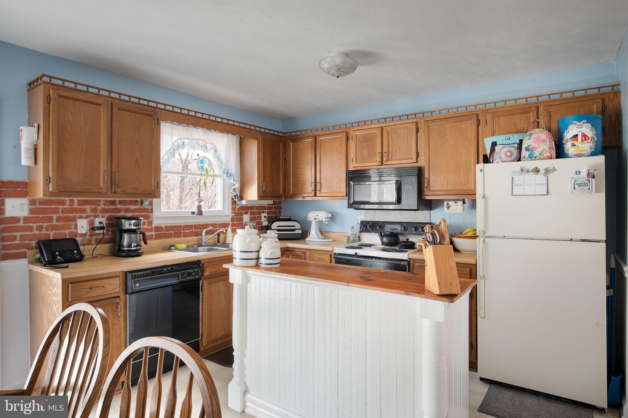 552 Bragg Drive Front Royal, VA 22630 - Photo 12 of 34 Kitchen