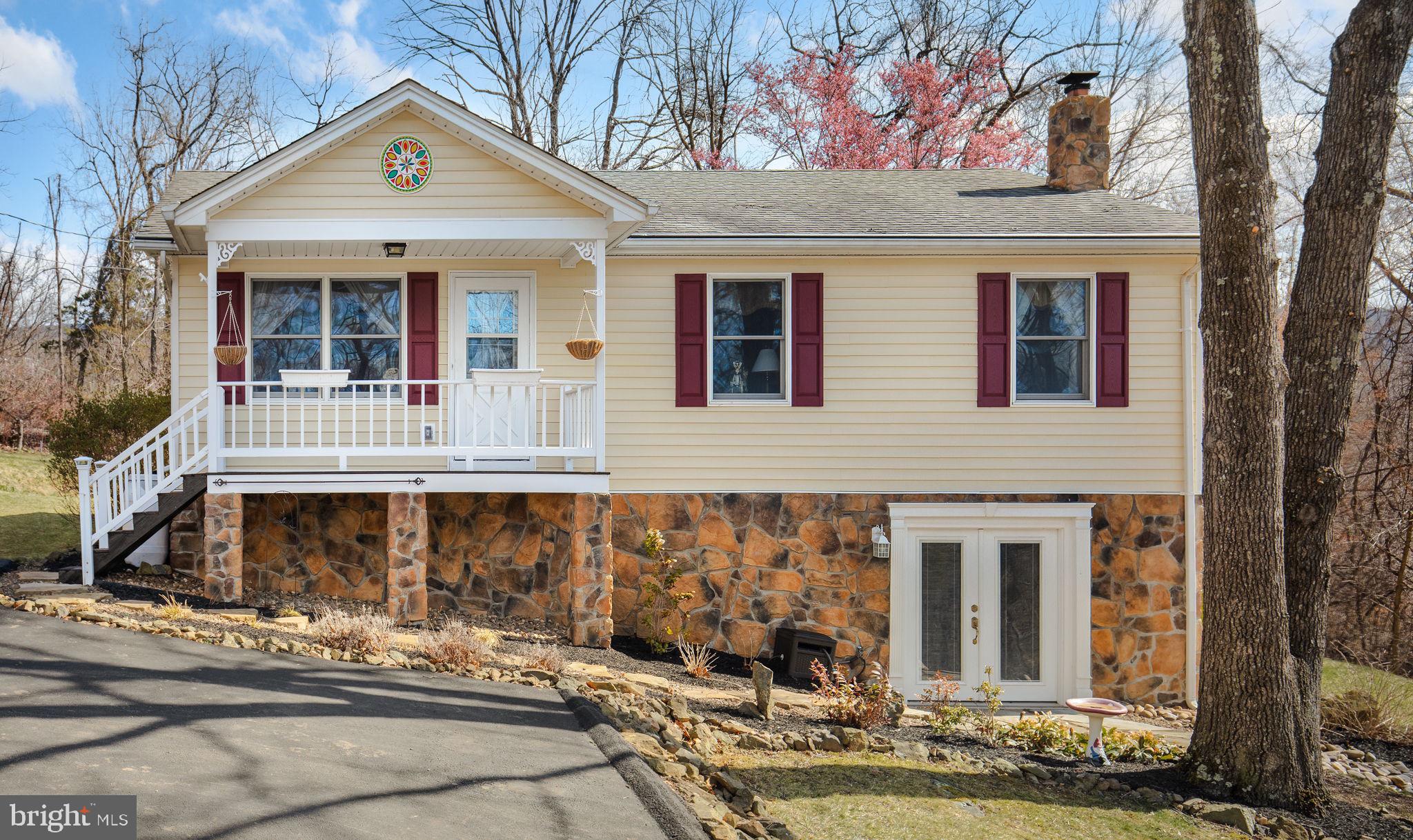 552 Bragg Drive Front Royal, VA 22630 - Photo 3 of 34